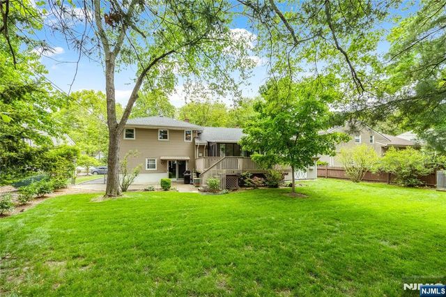 18 Dogwood Court, Westwood, NJ 07675