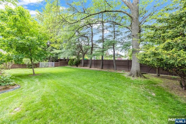 18 Dogwood Court, Westwood, NJ 07675