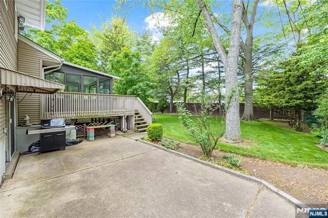 18 Dogwood Court, Westwood, NJ 07675