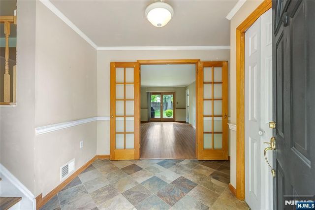 18 Dogwood Court, Westwood, NJ 07675