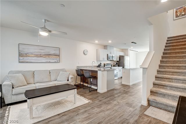 2945 White Selzter Court, Las Vegas, NV 89122