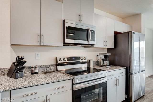 2945 White Selzter Court, Las Vegas, NV 89122