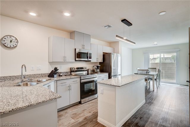 2945 White Selzter Court, Las Vegas, NV 89122