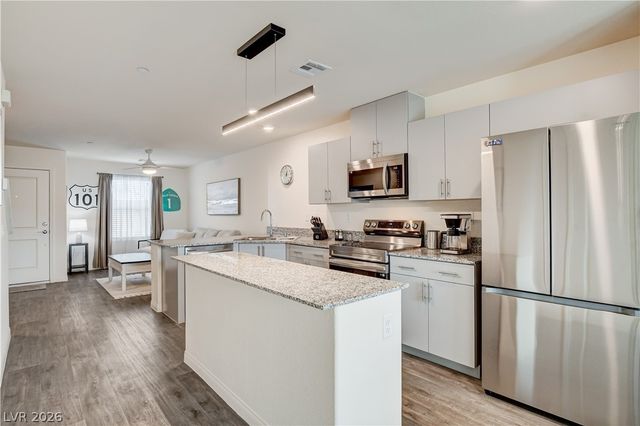 2945 White Selzter Court, Las Vegas, NV 89122