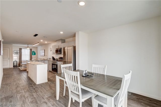 2945 White Selzter Court, Las Vegas, NV 89122