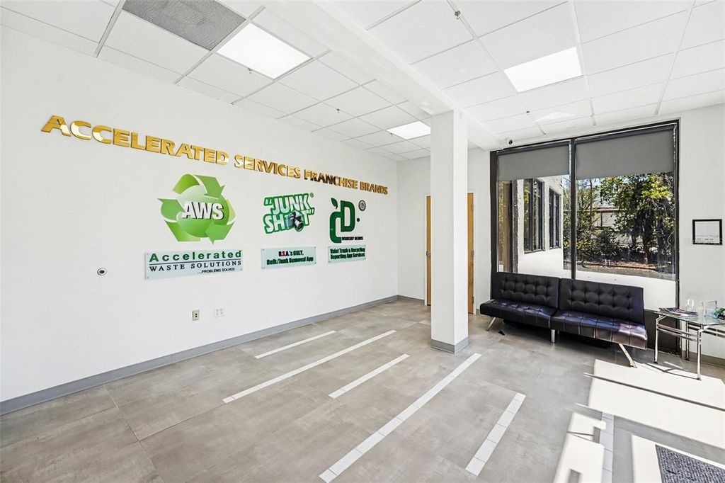 Image 15 of property listing at 2304 E BUSCH BOULEVARD, Tampa, FL 33612