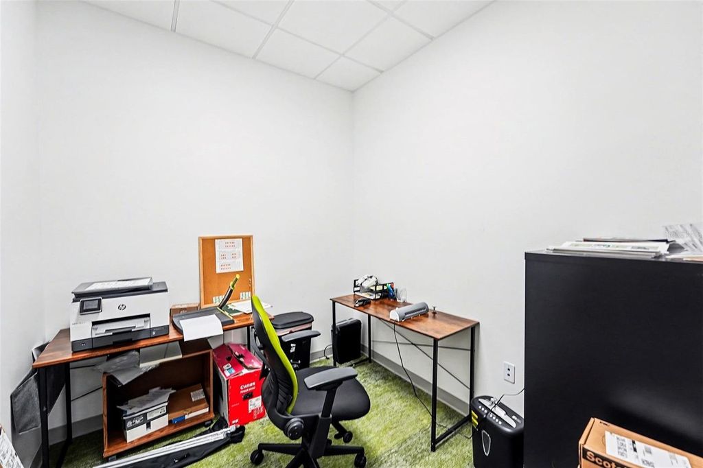 Image 7 of property listing at 2304 E BUSCH BOULEVARD, Tampa, FL 33612