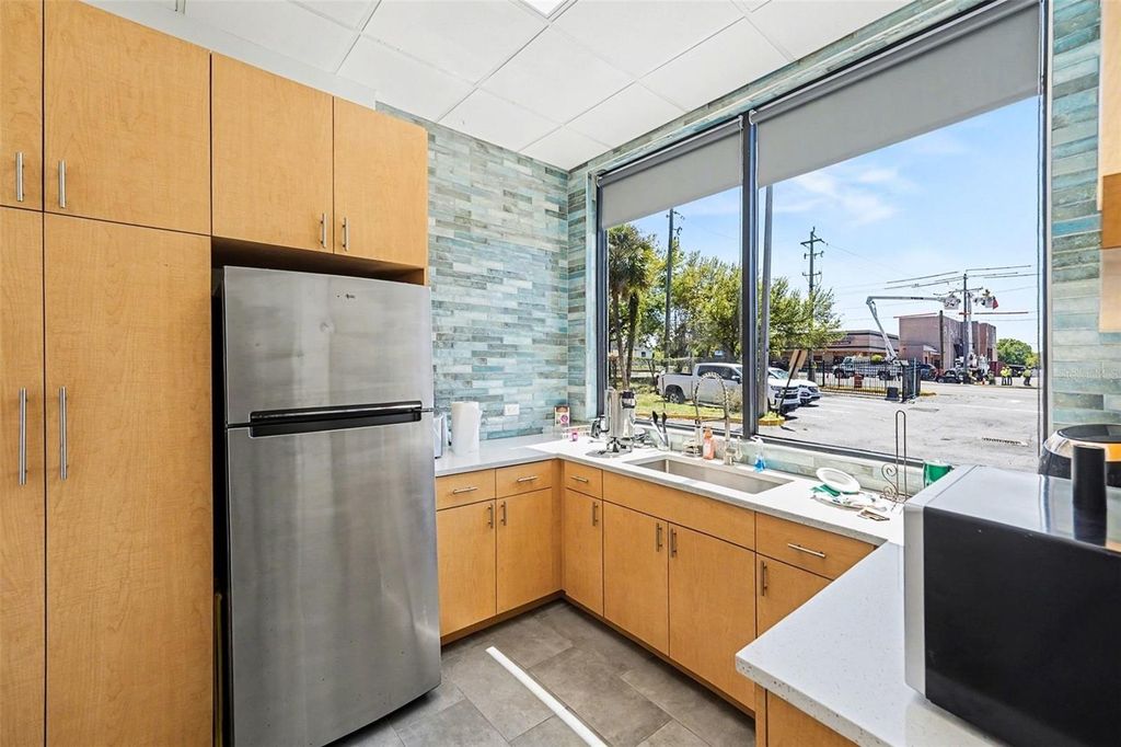 Image 10 of property listing at 2304 E BUSCH BOULEVARD, Tampa, FL 33612