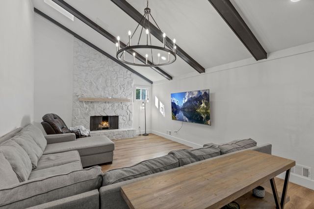 236 Heathwood Dr, Spartanburg, SC 29307