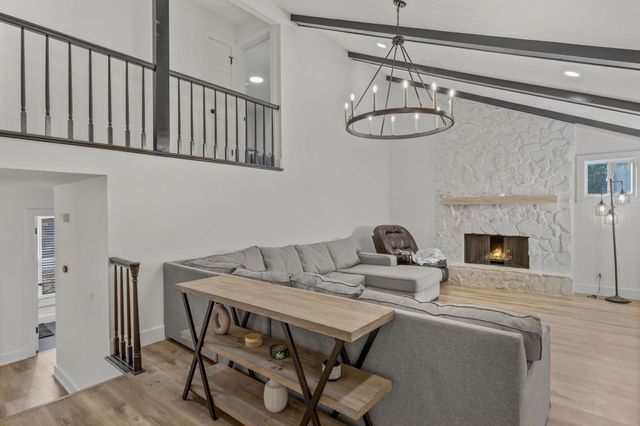 236 Heathwood Dr, Spartanburg, SC 29307