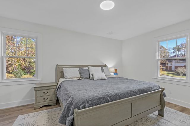 236 Heathwood Dr, Spartanburg, SC 29307