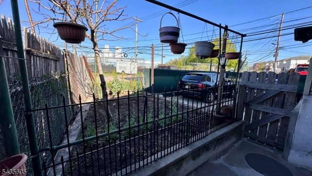 366 Ferry St 2, Newark City, NJ 07105
