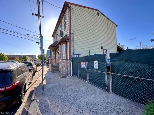 366 Ferry St 2, Newark City, NJ 07105