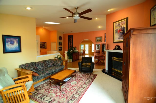 690 S Granite Way, Boise, ID 83712