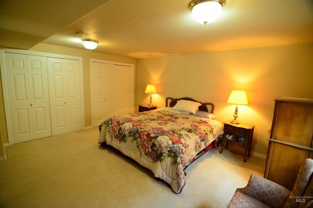 690 S Granite Way, Boise, ID 83712