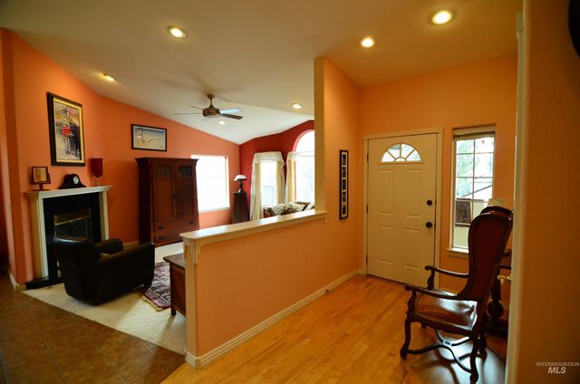 690 S Granite Way, Boise, ID 83712