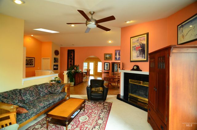 690 S Granite Way, Boise, ID 83712