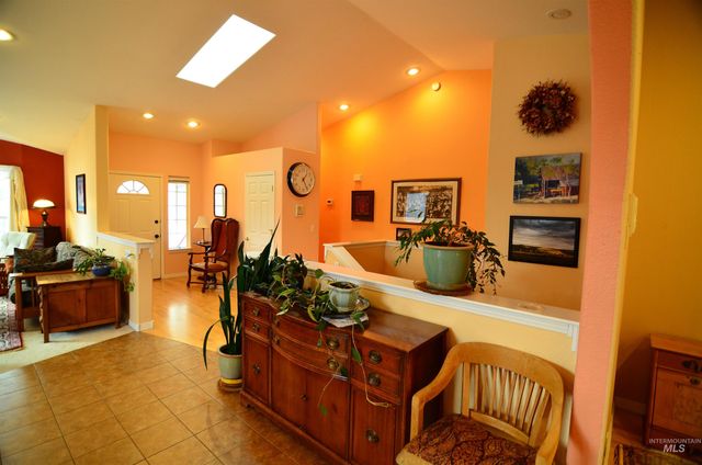 690 S Granite Way, Boise, ID 83712