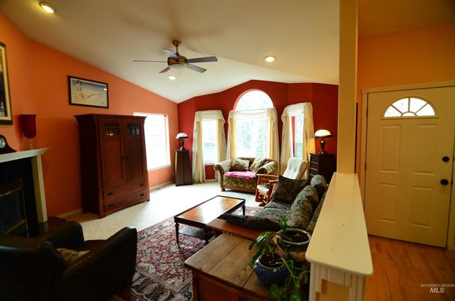 690 S Granite Way, Boise, ID 83712