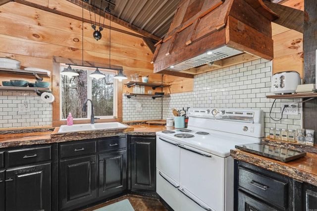 2605 Silver Ridge Rd., Drasco, AR 72530