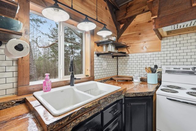 2605 Silver Ridge Rd., Drasco, AR 72530