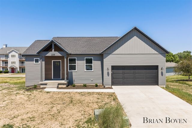 239 W Gardner Street, Sparta, MI 49345