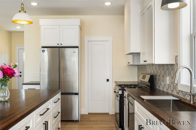 239 W Gardner Street, Sparta, MI 49345