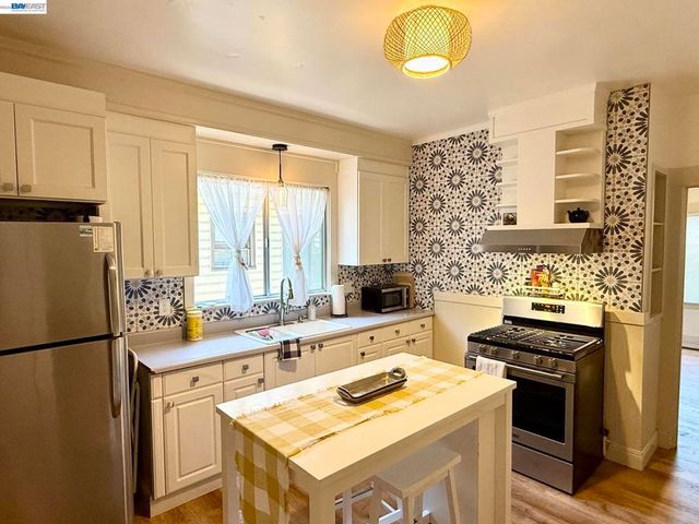 1614 Gould Ct, Alameda, CA 94501