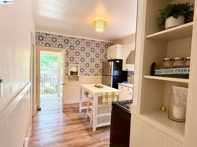 1614 Gould Ct, Alameda, CA 94501