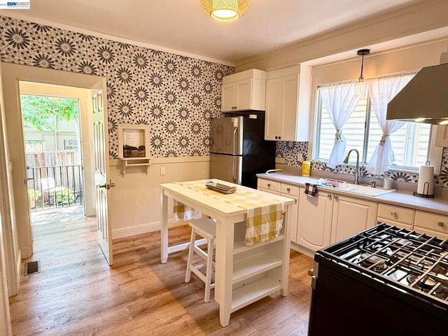 1614 Gould Ct, Alameda, CA 94501