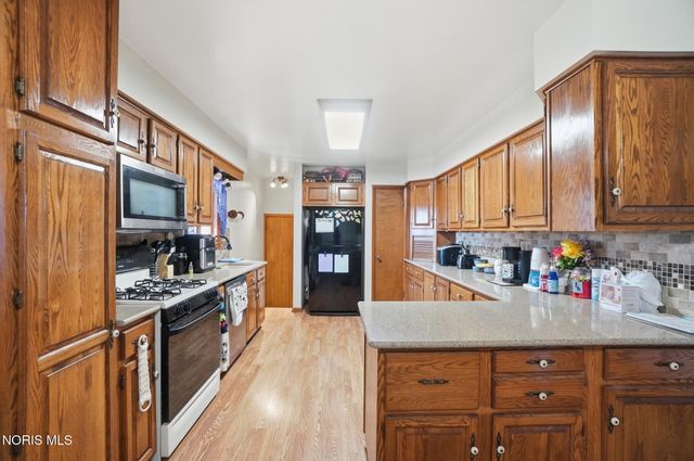 5874 Taylor Avenue, Walbridge, OH 43465