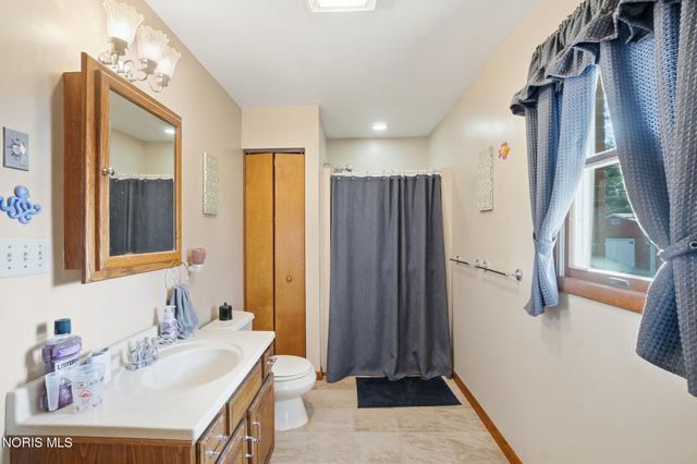 5874 Taylor Avenue, Walbridge, OH 43465