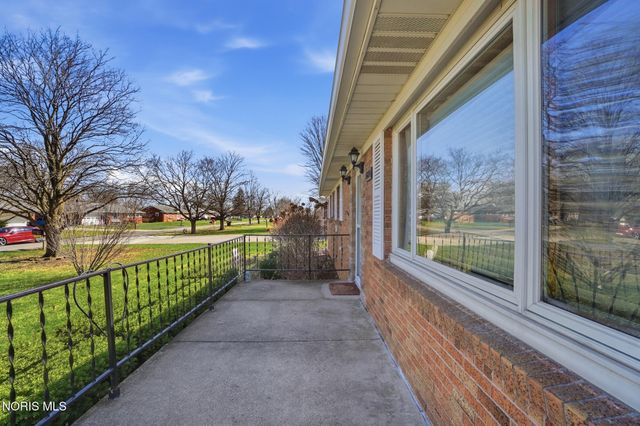 5874 Taylor Avenue, Walbridge, OH 43465