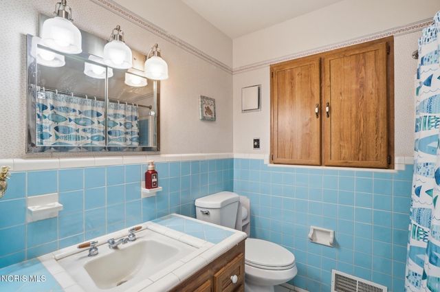 5874 Taylor Avenue, Walbridge, OH 43465