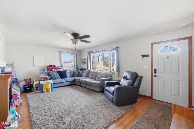 5874 Taylor Avenue, Walbridge, OH 43465