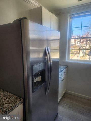 17 46TH ST SE #5, Washington, DC 20019