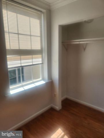 17 46TH ST SE #5, Washington, DC 20019