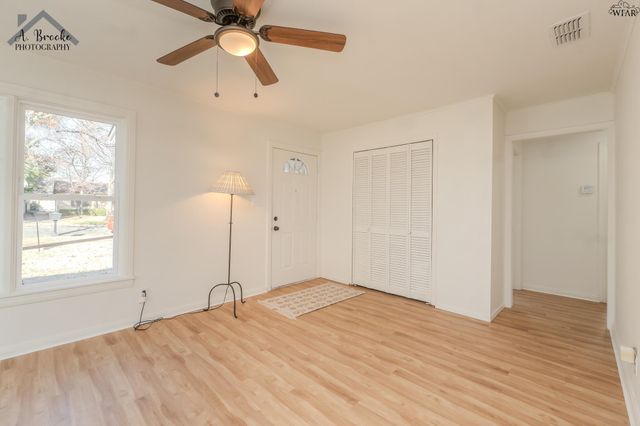 3213 HOLLYWOOD AVENUE, Wichita Falls, TX 76309