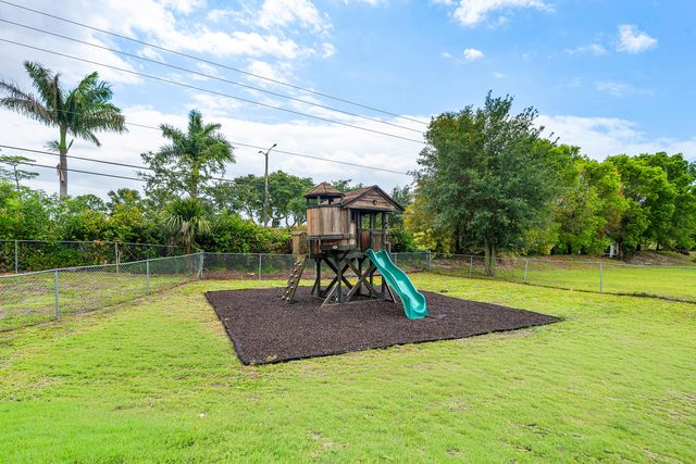 206 Parkwood Drive S, Royal Palm Beach, FL 33411