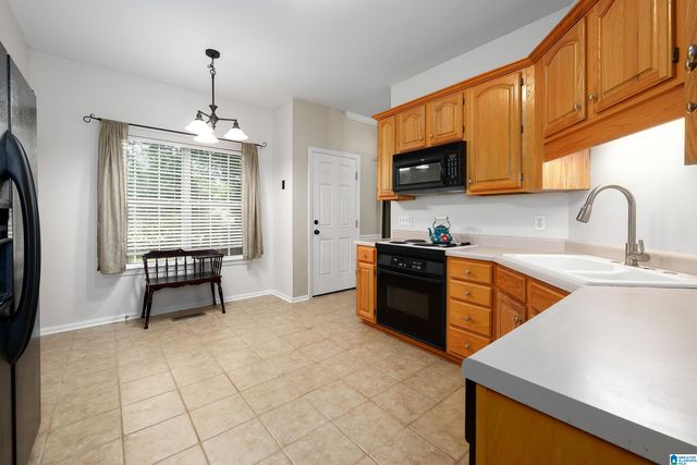 307 HUNTER HILLS CIRCLE, Chelsea, AL 35043