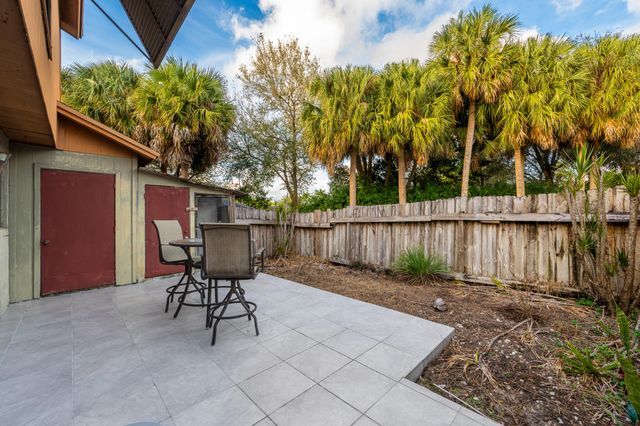 505 Sandtree Drive, Palm Beach Gardens, FL 33403