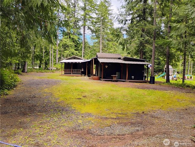 11 E N Duckabush Dr, Hoodsport, WA 98548