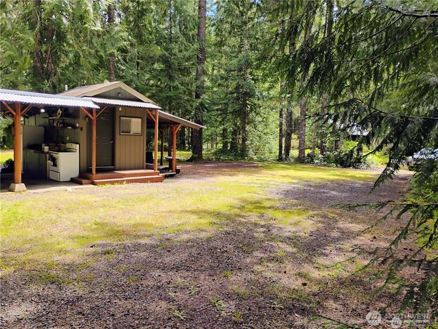 11 E N Duckabush Dr, Hoodsport, WA 98548
