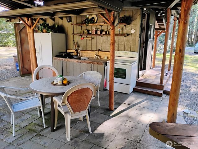 11 E N Duckabush Dr, Hoodsport, WA 98548