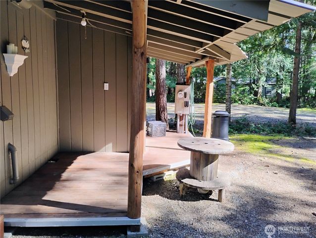 11 E N Duckabush Dr, Hoodsport, WA 98548