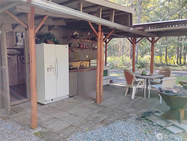 11 E N Duckabush Dr, Hoodsport, WA 98548