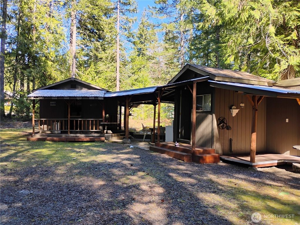 11 E N Duckabush Dr, Hoodsport, WA 98548