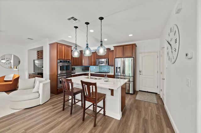 9200 Louis, Elk Grove, CA 95624