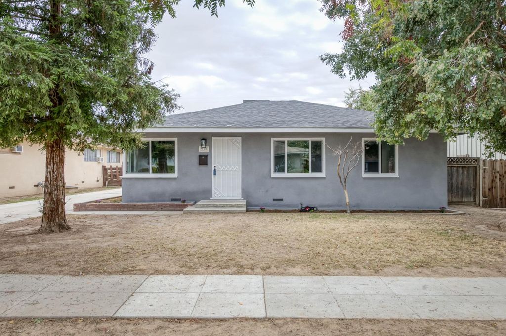 935 W Princeton Avenue, Fresno, CA 93705