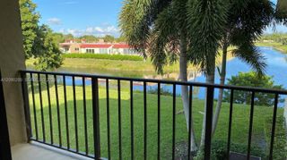 1566 Lake Crystal Drive E, West Palm Beach, FL 33411